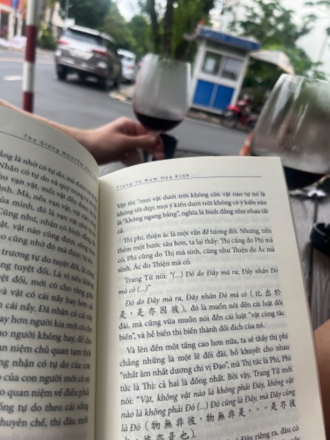 Rất nên đọc để hiểu mình hiểu người và hiểu đời.
“Đồng tắc vô hiếu dã”!!!

Lưu ý trang bìa như ảnh để shop có giao nhầm đc đổi trả kịp thời!