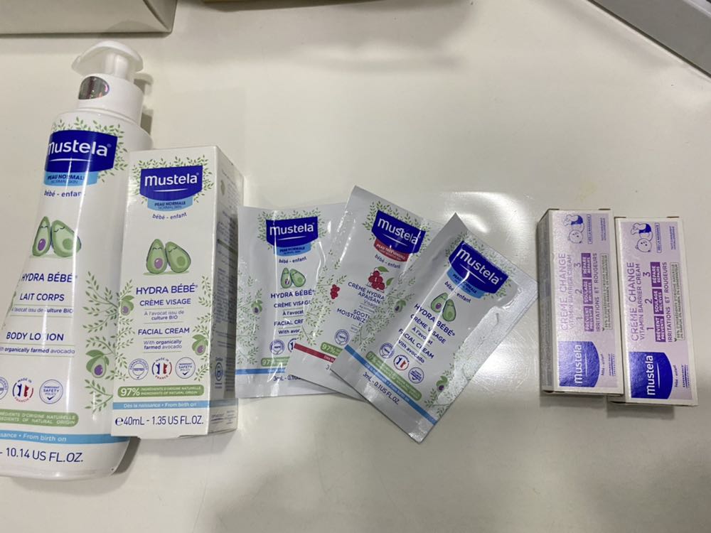 Giao nhanh, còn được tặng quà, cảm ơn shop !!!