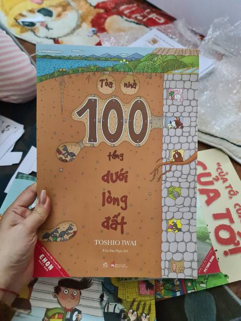 Cuốn sách rất đáng yêu, hình vẽ xinh xẻo, câu chuyện phù hợp với trẻ nhỏ