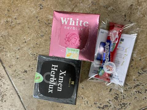 Viên trắng da này mình hay dùng tốt lắm. Còn viên sinh lý là quà tặng cho OX mong ổng thích và cải thiện được sức khỏe tốt hơn hjhj shop rất tâm lý  và tặng kèm quà lịch sự