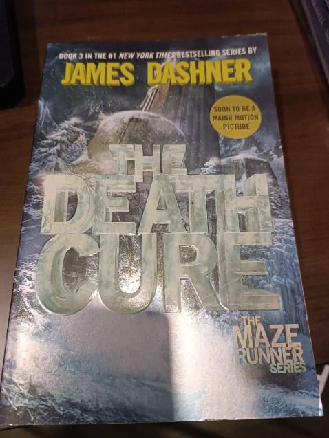 Sách không được mới và có vài chỗ bị lỗi, nhưng vì mình săn deal giá rẻ nên chất lượng như vậy là quá ổn rồi.