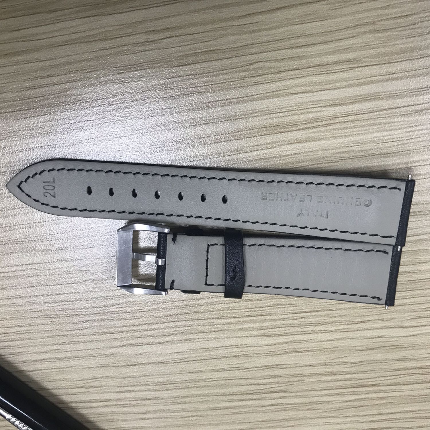 Với mức giá off 50% thì khá ổn nhé! Đóng gói kỹ, giao hàng nhanh, thay dây tốt.