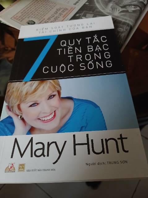 Tiki nên xem lại khâu logistics, giao ở tphcm mà đi từ Tân Phú, qua Củ chi, sang Cần giộc, về lại Thủ đức. Sách in từ 2019, có nhiều điều bổ ích.