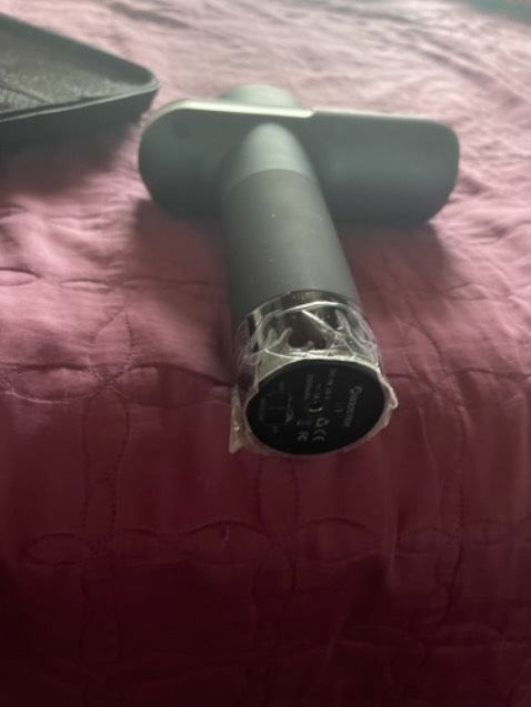 hiện tại không bật được máy , máy còn đây pin , mới sài hai lần ll với shop bảo hành mà chưa được