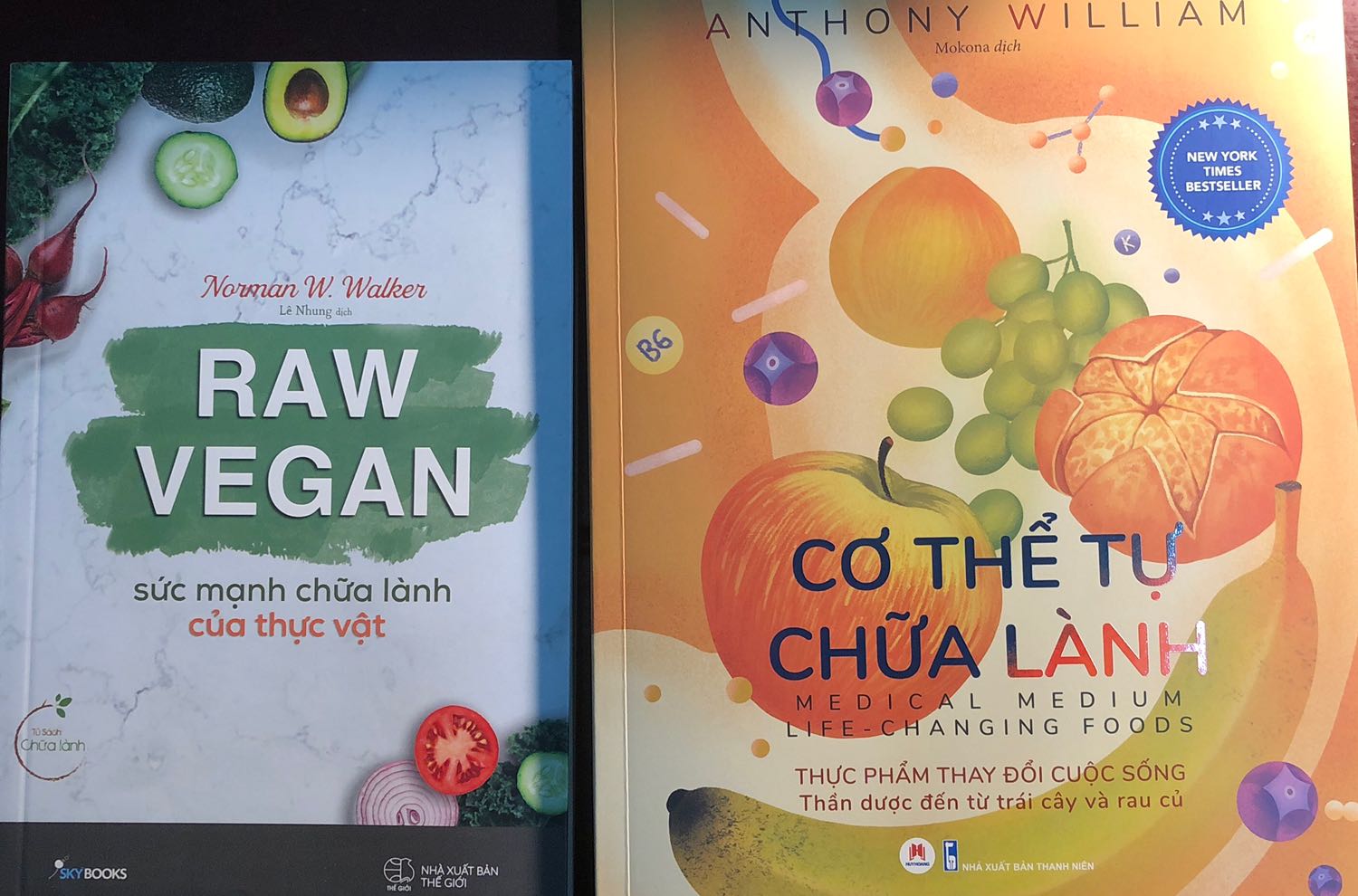 Sách đẹp không bị quăn. Tiki giao hàng khá nhanh. Mình có một góp ý nhỏ là hộp bọc sách có thể nhỏ kích thước hơn một chút cho tiết kiệm và bảo vệ môi trường. Rất mong tiki có thể thu hồi và tái sử dụng những hộp carton này.