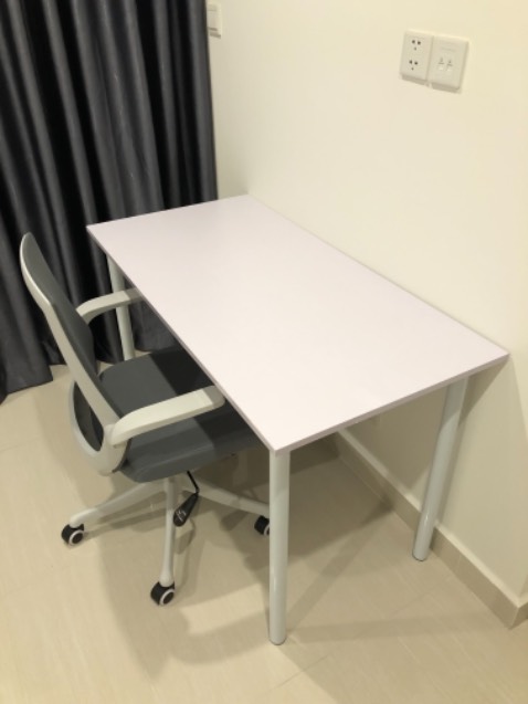 Bàn đẹp, quá ok so với giá tiền, giao hàng đúng mô tả, tuy mặt bàn bị 1 vết trầy nhưng ko sao, tui quá dễ tính mà :))). Chịu khó lắp xíu là ok nạ. Nên mua nhé mọi người 👍🏻👍🏻