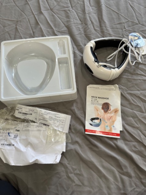 Sao giao hàng khác ??? Ko đúng với hàng đặt