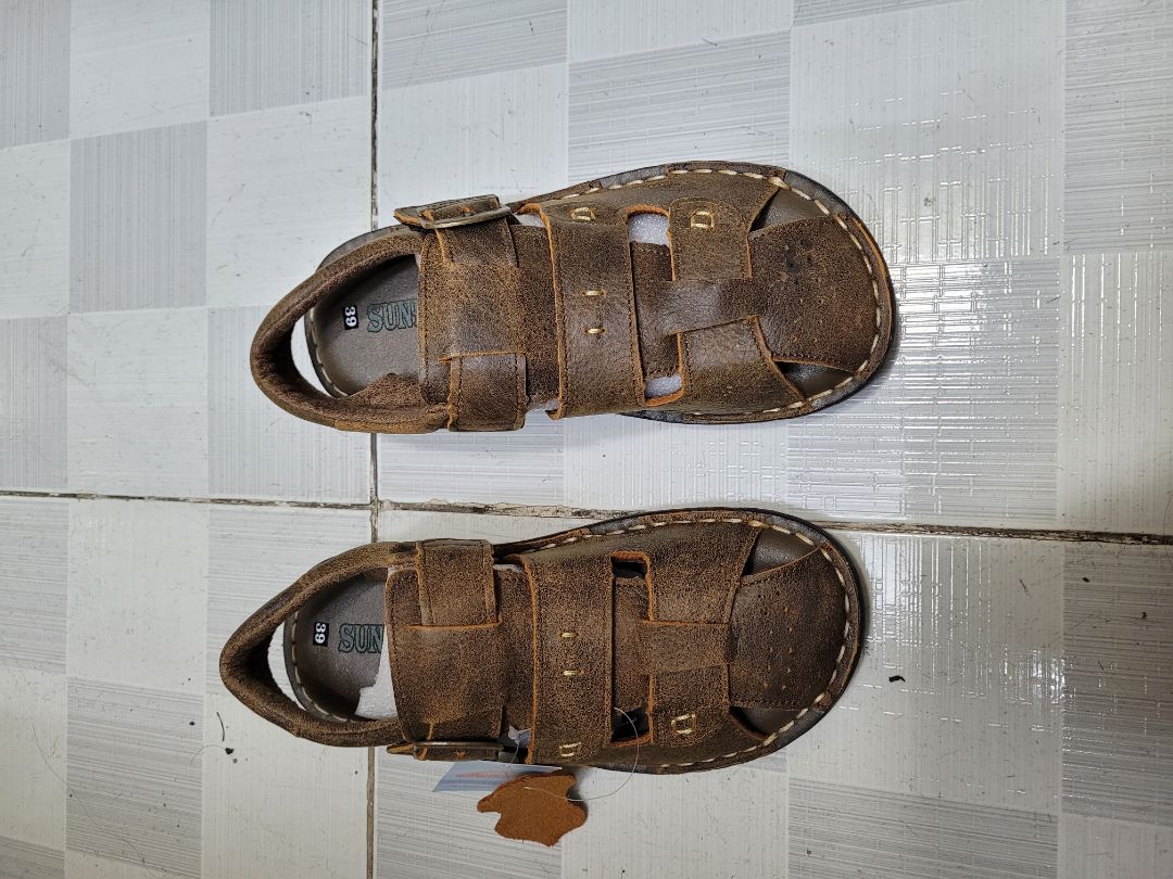 Vo cung hai long. Da mem dep, mang len chan em de chiu, dich vu dong goi can than va lich su.