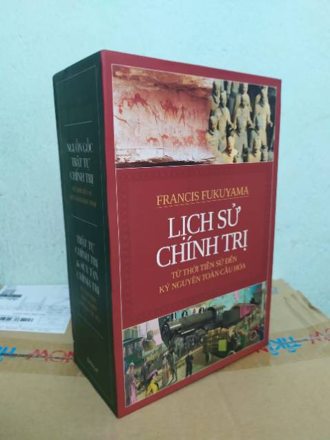 Hài lòng về trải nghiệm mua sách
- Về chất lượng: Sách bán theo combo đẹp, sang trọng. Khi nhận hàng hộp sách còn nguyên màng co bọc xung quanh chứ không bị rách nát hay lỗi gì. Về 2 quyển sách thì chất lượng tốt, mới nguyên, giấy đẹp và thơm :3
- Về giá cả: Mình săn được combo với giá giảm 50% khá hài lòng.
- Về vận chuyển: Mình chọn gói TikiNOW giao hàng nhanh 2-3h và còn được mã freeship TikiNOW 39k. Từ lúc đặt hàng đến lúc nhận hàng chỉ mất đúng 1 tiếng đồng hồ. TikiNOW đỉnh thực sự. Shipper thân thiện dễ thương.