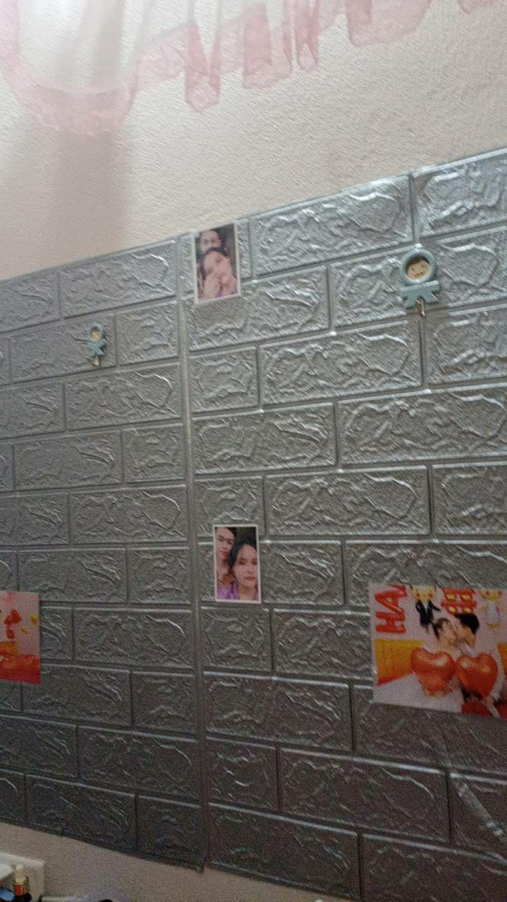 Mới mua cũng suy nghĩ sợ k đẹp, nhưng dán xong rồi thì rất thích luôn, xốp đẹp, dễ dán.