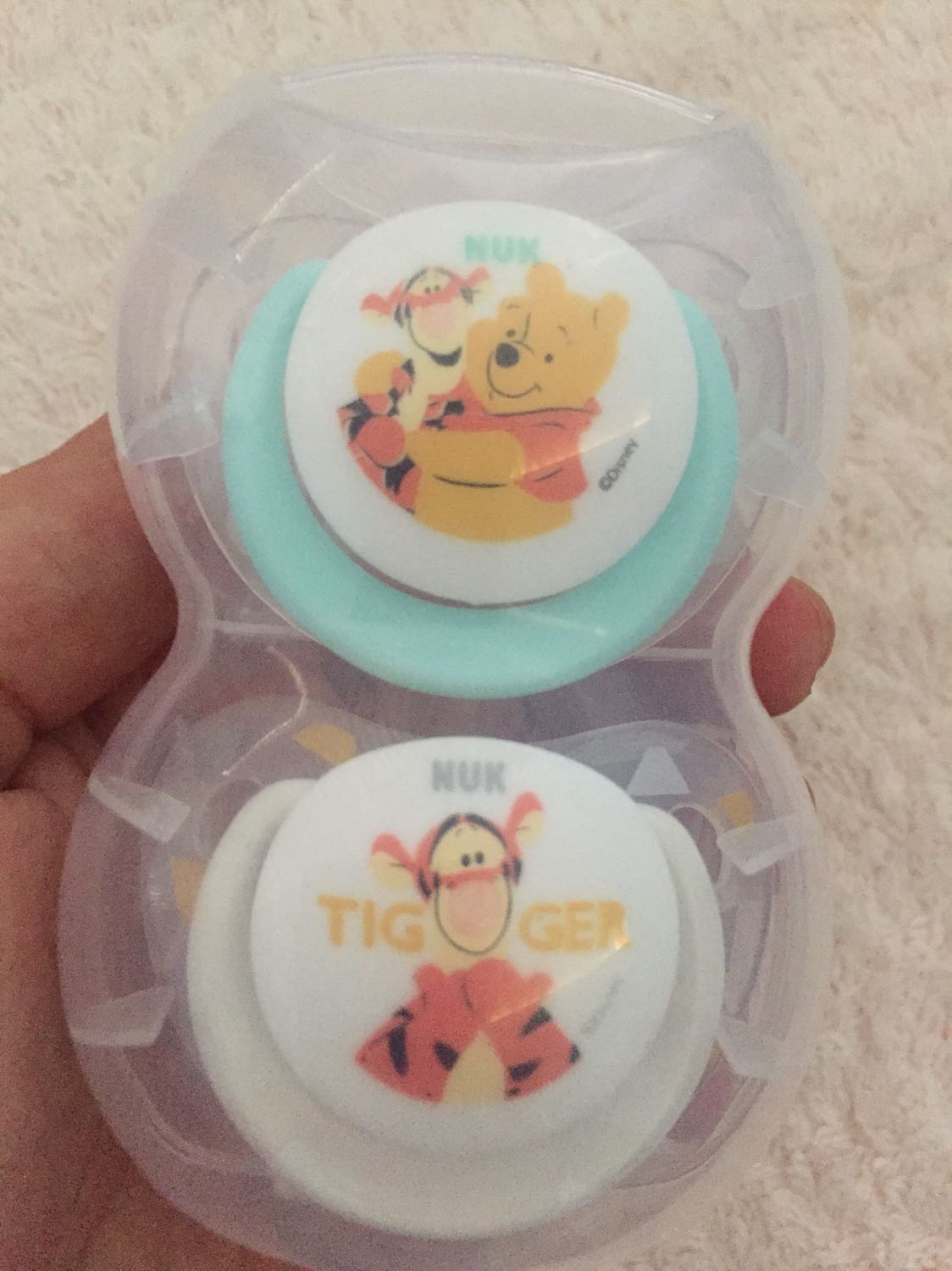 Sản phẩm đẹp, đúng mẫu. Tuy nhiên ti hơi nhỏ bé không chịu ngậm