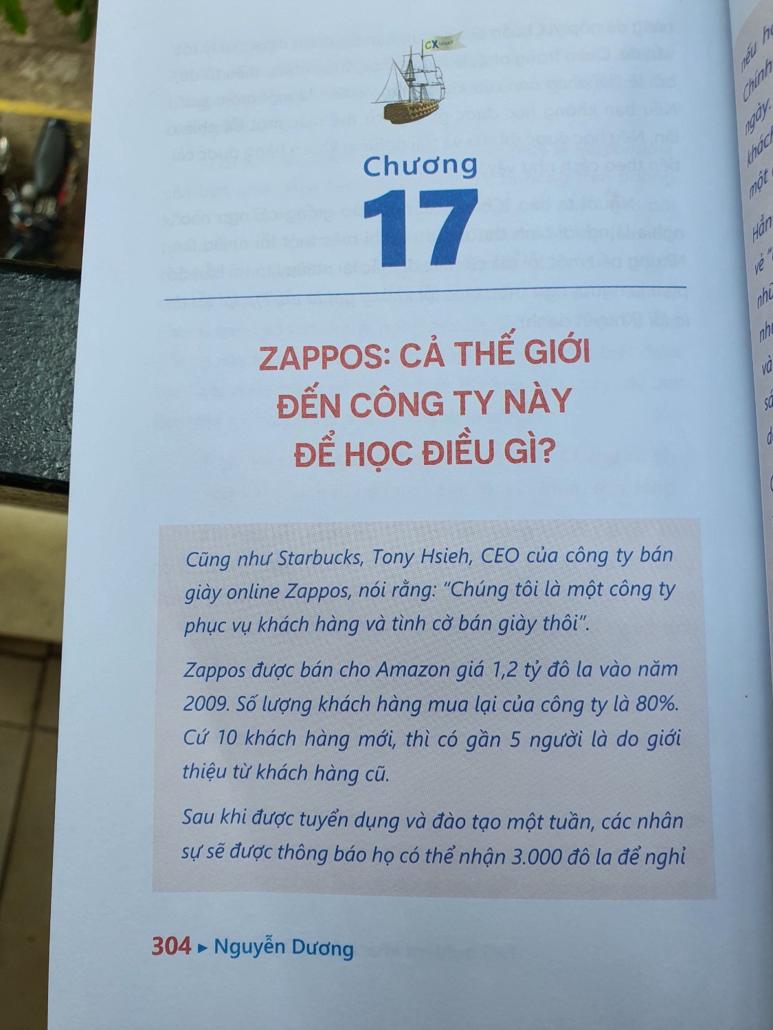 Tôi cũng làm việc ở bộ phận CX (Trải nghiệm Khách hàng) & tôi thấy đây là một cuốn sách hay về CX. Tôi đã mua cho mình 1 cuốn & mua tặng bạn bè thêm 7 cuốn nữa. Nội dung gần gũi, thực tế & dẫn dắt có định hướng rõ ràng. Cuốn sách này sẽ giúp hiểu hơn về Chân dung khách hàng, Hành trình khách hàng, Điểm chạm khách hàng, cách đo lường các chỉ số trải nghiệm khách hàng (NPS, CSAT, CES…), & được truyền cảm hứng thông qua những câu chuyện trải nghiệm khách hàng xuất sắc từ Amazon, Zappos, Southwest Airlines, The Ritz-Carlton, Thế Giới Di Động...