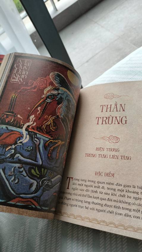 Sách quá đẹp luôn :o hình minh hoạ bao đẹp, giấy màu ngả vàng, mịn, sờ cực thích, nội dung không quá đặc sắc nhưng cũng có tính tổng hợp, đáng tiền ^^