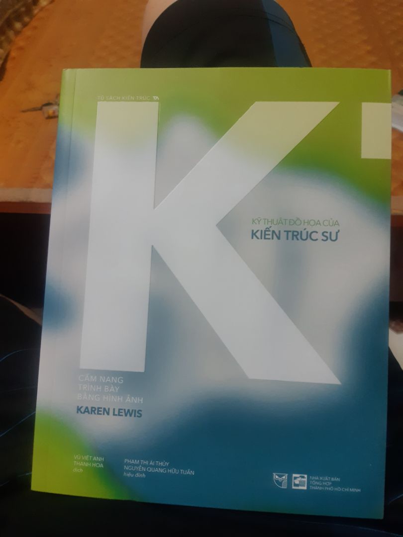 sách đẹp, giấy giày, in đẹp, màu sắc ok, khá hữu ích với các bạn sinh viên, ra trường r đi làm áp dụng được với những dự án vừa và lớn cần thuyết trình. nhìn chung giá thành quá ổn so với chất lượng!