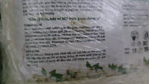 Shop đóng gói rất kĩ, rất hài lòng và khoảng đóng gói và đẹp, mình ít khi gặp shop nào đóng gói chu đáo chuyên nghiệp như shop này. Hàng đúng mẫu. Tư vấn viên nhiệt tình, nhắn buổi tối mà cũng trả lời luôn.
Nước rửa chén không có mùi thơm nhé. Mùi hăng hăng của rau củ.