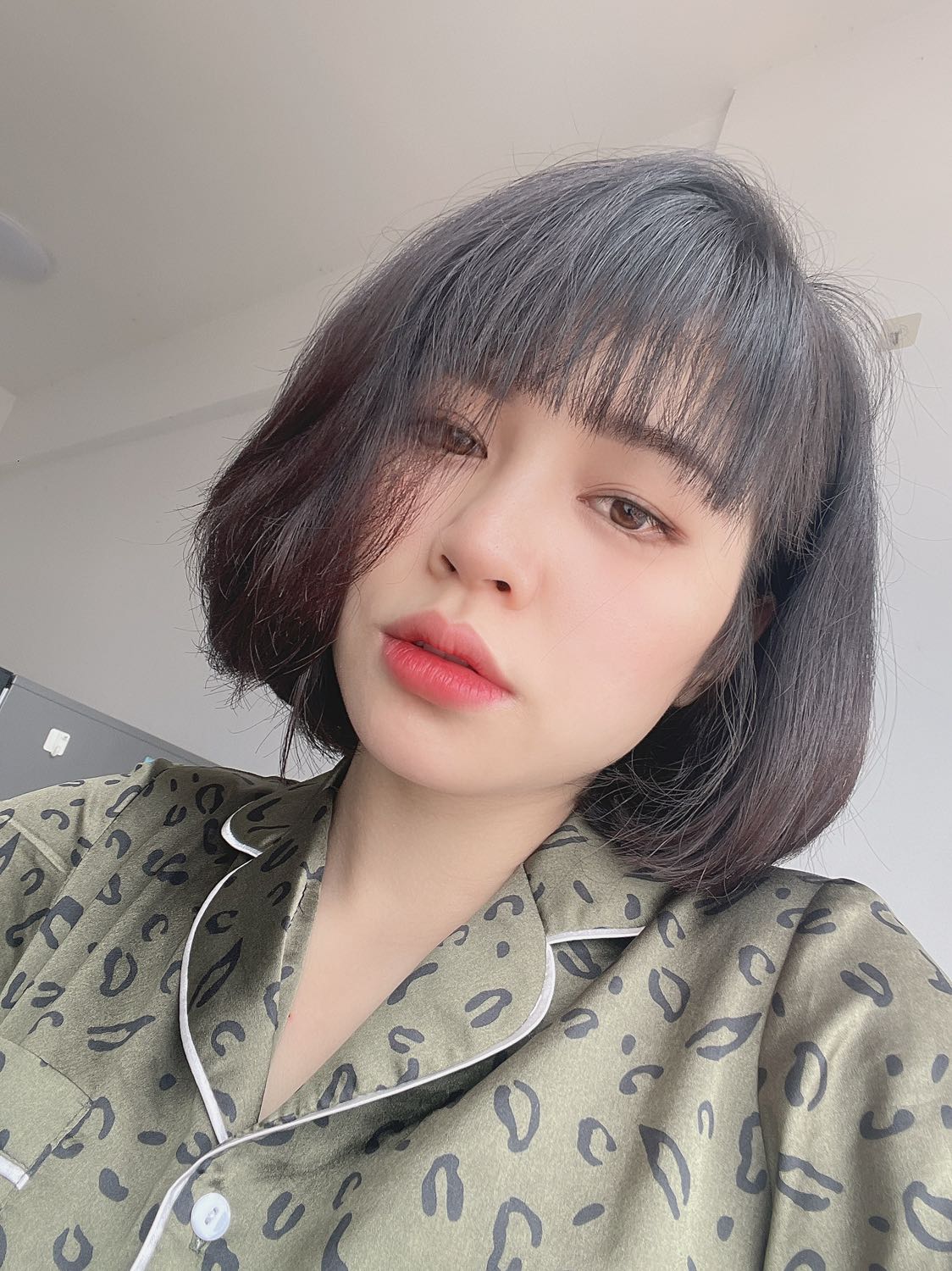 Giao nhanh đủ hàng 
Kem bôi nóng 
Đai đeo chặt được theo vòng đo 
Mn mún có hiệu quả thì massa nhìu . Đeo hàng tháng hàng năm mới nhỏ được nha . Đeo ba bữa khó thở bỏ thì lâu mới nhỏ eo. Sau 1 tuần m sẽ quay lại đánh giá chất lượng