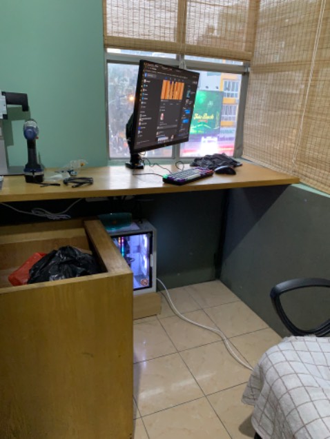 Giá treo dùng tới nay là 3 tháng, rất tốt và êm trong tầm giá, 
Còn để nói về thẩm mỹ, đôi tay này đi dây vẫn chưa đủ gọn gàng và duyên dáng,
9/10