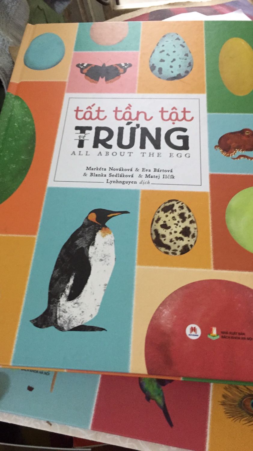 Cuốn sách rất đẹp với giấy láng bóng, hình minh họa nghệ thuật v tất nhiên là những thông tin thú vị nữa❤️