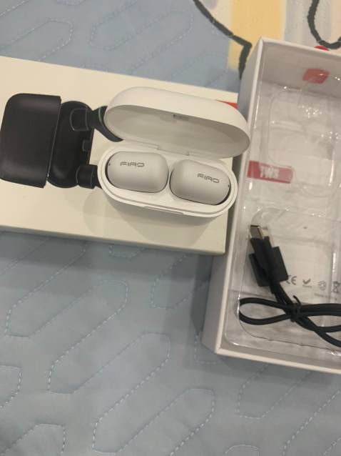 5*: Giao nhanh và nhiệt tình đúng theo phong cách TIKI.
5*: Hàng chính hãng FIRO, rất chất lượng, âm thanh hay, âm bass rất tốt.
5*: Nhà bán tư vấn và phục vụ tốt.
--->> Nói chung LÀ Tuyệt Vời.