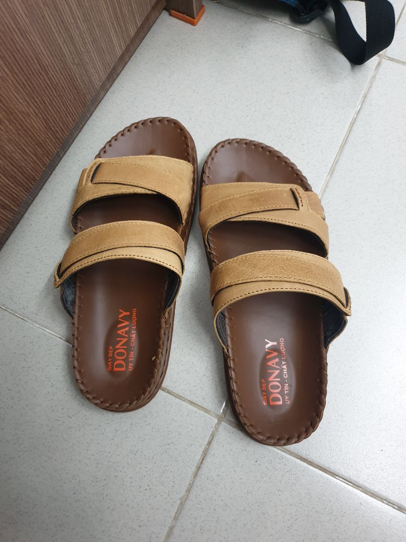 hàng đẹp, giống mô tả, ngay dịp tết nên giao trễ 2 ngày, mang cũng êm chân, cần thời gian trải nghiệm thêm