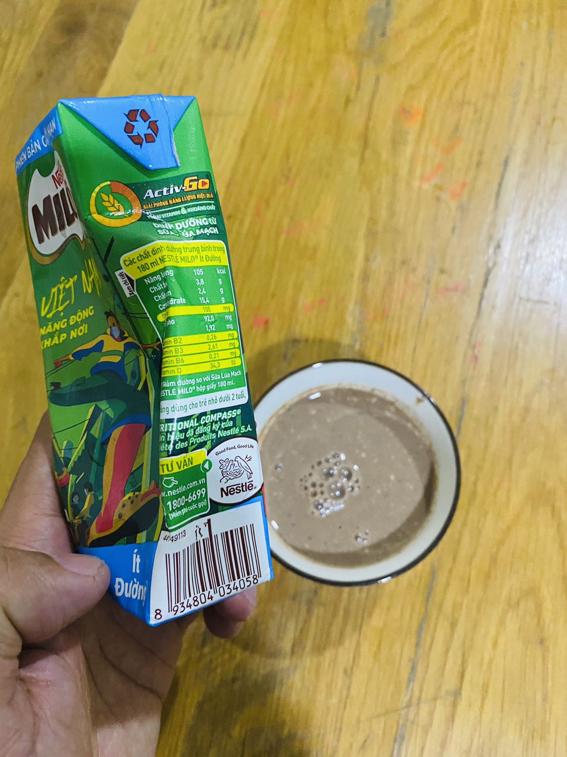 Sữa bị hư, vón cục và có mùi. May là bé mình vừa ngậm uống hút đã thấy mùi lạ nên đổ ra coi thử 😤 mình còn giữ chén sữa để đối chất tới tiki luôn nhé Sữa bị hư, vón cục và có mùi. May là bé mình vừa ngậm uống hút đã thấy mùi lạ nên đổ ra coi thử 😤 mình còn giữ chén sữa để đối chất tới tiki luôn nhé