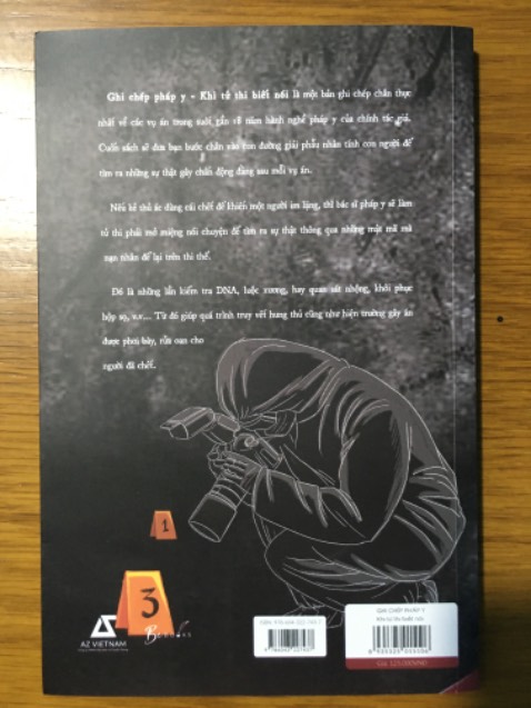 MỘT CUỐN SÁCH KINH DỊ GÂY ÁM ẢNH THỰC SỰ! Những câu chuyện kể có thật từ vị bác sĩ pháp y xuất chúng, đầy bản lĩnh khi khám xét, phân tích hiện trường gây án và mổ xẻ, xét nghiệm tử thi, phân tích DNA… kết hợp tư duy logic để tìm ra hung thủ. Trong cuốn sách là sự pha trộn bản chất tàn nhẫn, máu lạnh, có sự cô đơn, tính nhân văn, sự đồng cảm và kiến thức uyên bác về ngành pháp y. CÂN NHẮC TRƯỚC KHI ĐỌC.