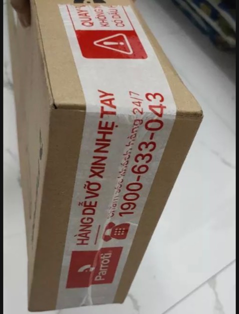 Đóng gói cẩn thận, hàng dùng chất lượng như quảng cáo, lau sạch và cực kì nhẹ tay. Thiết kế tiện lợi, nhỏ gọn, dễ dàng vệ sinh và cất đặt gọn gàng sau khi sử dụng.Vừa có thể cọ mặt kính lại gạt nước rất nhanh và sạch. Sẽ tiếp tục ủng hộ shop🥰🥰