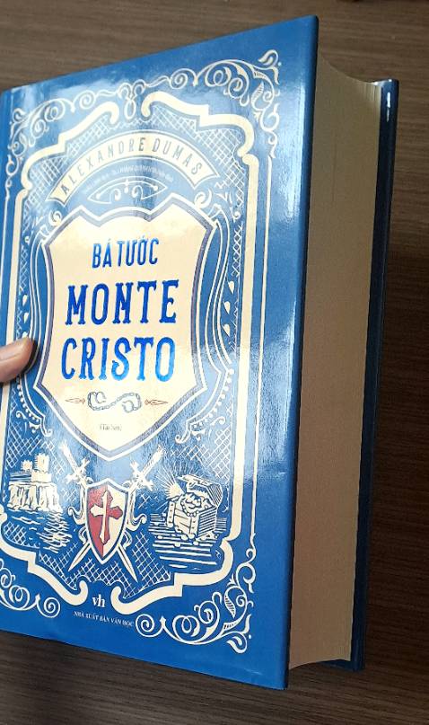 giao siêu nhanh, sách to dày, nặng, cầm chắc tay và không có lỗi, bìa đẹp, giá rẻ đáng muaaaa