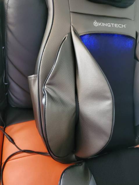 Giao hàng nhanh lắm! Trong Hà Nội giao trong ngày đã đến. Đệm được đóng 2 lớp hộp nên lúc nhận hàng chỉ hơi méo nhẹ bên ngoài không ảnh hưởng gì cả. Dùng đệm quá tốt, massage phần lưng thì cực kỳ đã đặc biệt với người hay ngồi nhiều. Có quai phía sau gán lên ghế rất dễ dàng nên thích có thể mang vừa ngồi vừa làm coi như cái đệm ghế cũng được. Nói chung sản phẩm này tốt.