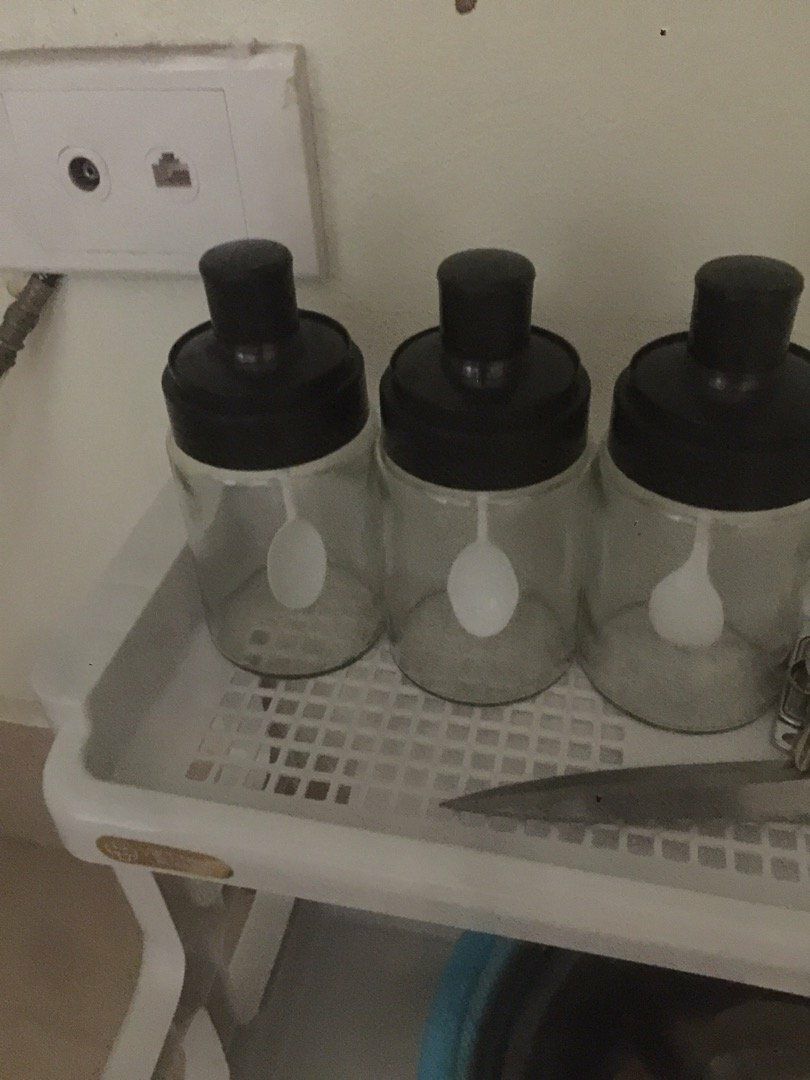 Dễ nắp dễ sử dụng rất kín . Sản phẩm rất đẹp và gọn gàng shop đóng gói rất kỹ  cảm thấy ưng ý sản phảm trên 🤣🥰