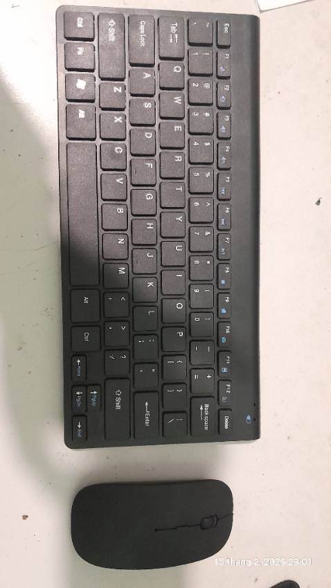 Phím chuột nhạy, gọn, nhẹ. Có cái không có công tắc tắt nguồn nên tạm để 4* Phím chuột nhạy, gọn, nhẹ. Có cái không có công tắc tắt nguồn nên tạm để 4*