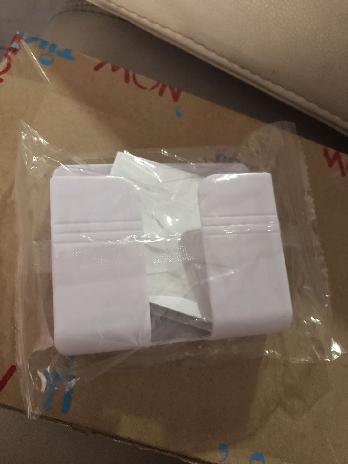 Giao nhanh kinh khủng , hàng như mô tả giá quá bèo . Thank shop và tiki nhé .