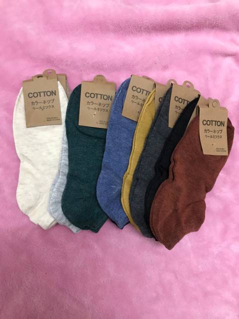 Tất đầy đủ tem mác như hàng đăng, điểm cộng cho hàng đúng mô tả.
Đóng gói cẩn thận. 
Tất chất vải mềm mịn, dầy. Đi mùa đông hay mùa hè cũng đều ok.