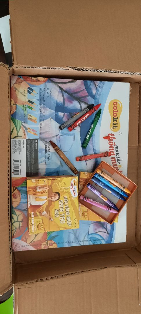 Giấy vẽ đóng thành tập phù hợp cho các bạn nhỏ bước đầu tập vẽ