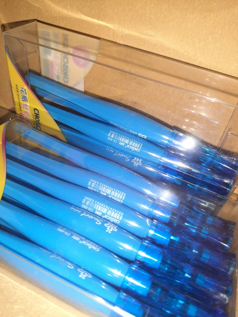 xài bút này cũng lâu rồi, mực lên ít khi bị đứt lắm, nói chung là okela