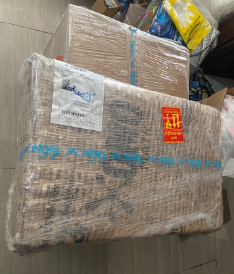 Bàn ủi rất cứng cáp và đẹp, rất dễ tháo lắp, xứng đáng với danh tiếng của nhãn hàng Tefal, đc tặng quá chừng quà, 2 cái chảo Cook & Shine và 2 con dao Comfort xem ra cũng bằng tiền cái bàn ủi. Rất ưng ý.