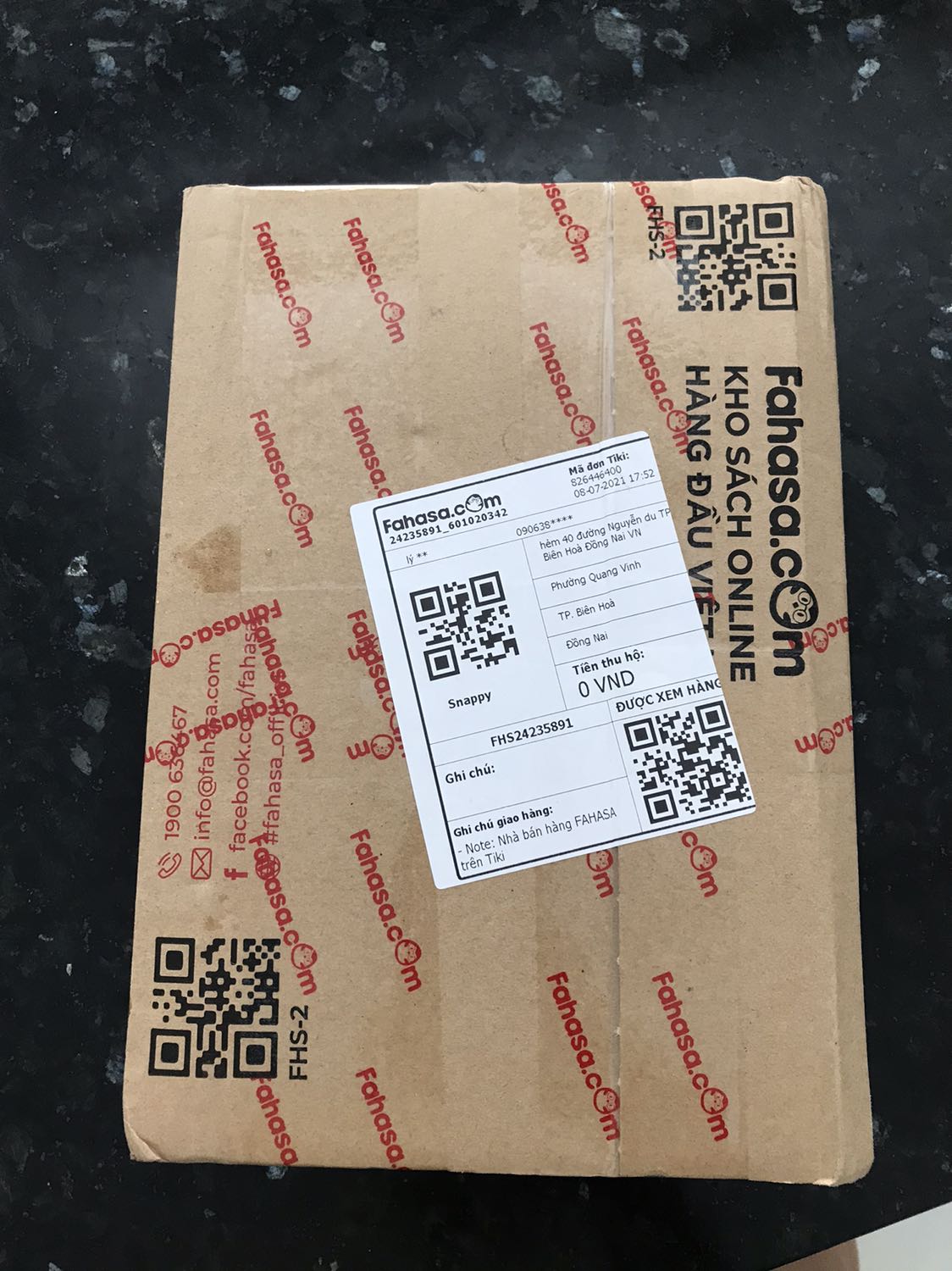 Giao hàng nhanh, mình ở Biên Hoà mà đặt hôm thứ 5 là thứ 7 giao, gói hàng cẩn thận. Mua của Fahasa nên yên tâm.