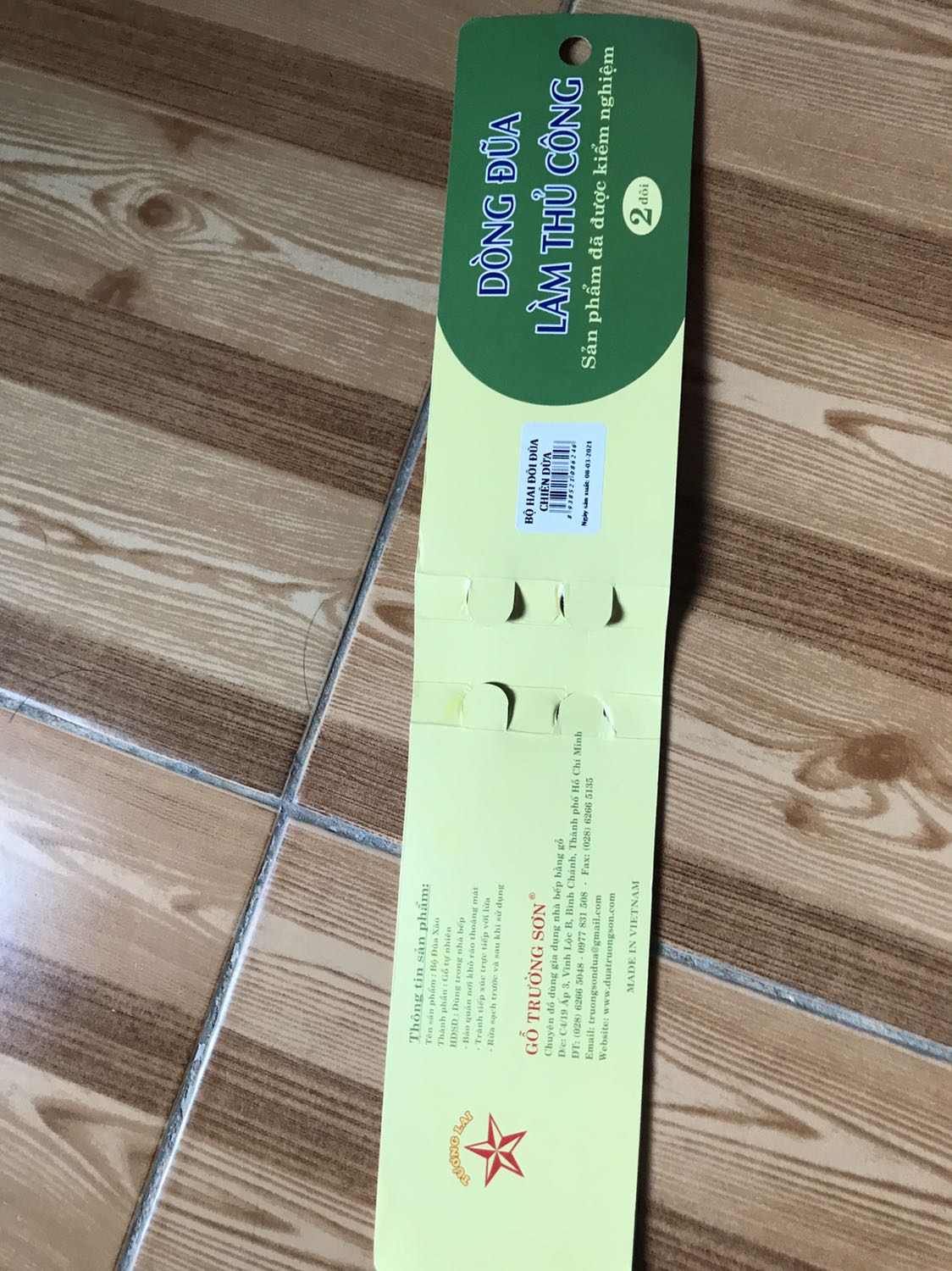 Đũa đẹp, gia công tỉ mỉ, rất hài lòng. Đũa dài hơn chiều dài được công bố. Mục miêu tả ghi dài 33 nhưng thực tế dài tới gần 39cm nên cầm hơi vướng một chút