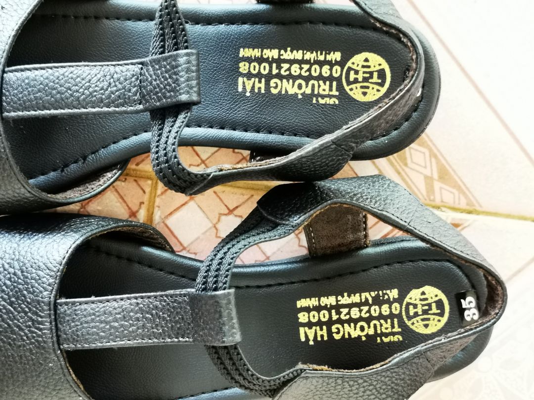 Mang rất nhẹ, vừa chân, gọn gàng, tiện lợi..