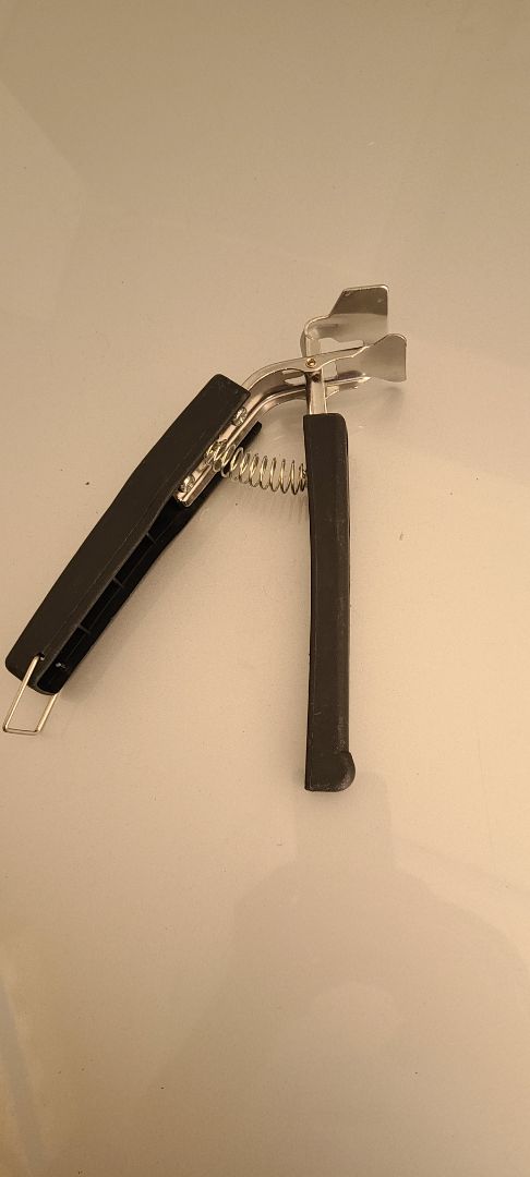 đề nghị tiki đổi trả lại vì không đúng sản phẩm đã quảng cáo.  sản phẩm không có miếng cao su