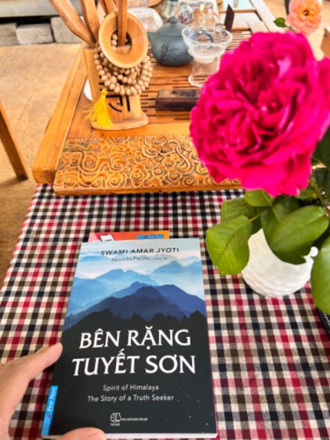 Đóng gói cẩn thận. Sách có tem chống hàng giả