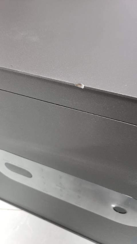 Sản phẩm OK nhưng giao hàng tệ quá. Móp, xước, chậm ...