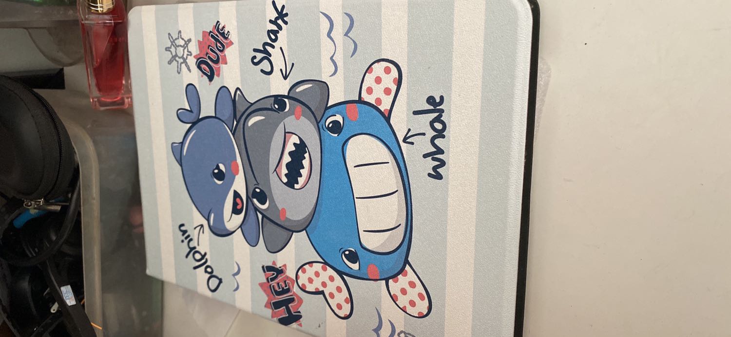 Đẹp, 2019 nhưng cũng vừa khít với 2020. Nhựa dẻo chắc sẽ ko bị vỡ cạnh. 5 sao so với giá tiền Đẹp, 2019 nhưng cũng vừa khít với 2020. Nhựa dẻo chắc sẽ ko bị vỡ cạnh. 5 sao so với giá tiền