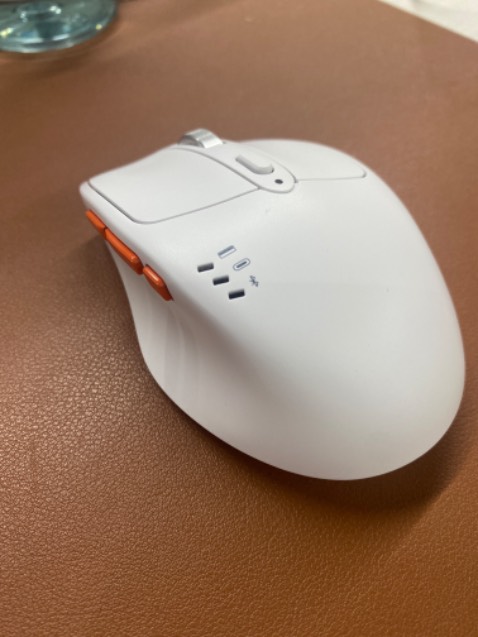 Mượt phím bấm êm đúng như mô tả! Đáng mua nha