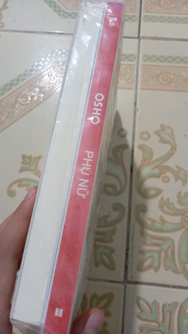 sách gói cẩn thận đẹp, mình đọc rất nhiều tác phẩm của Ohso, nên lần này mua hài lòng lắm giao nhanh.