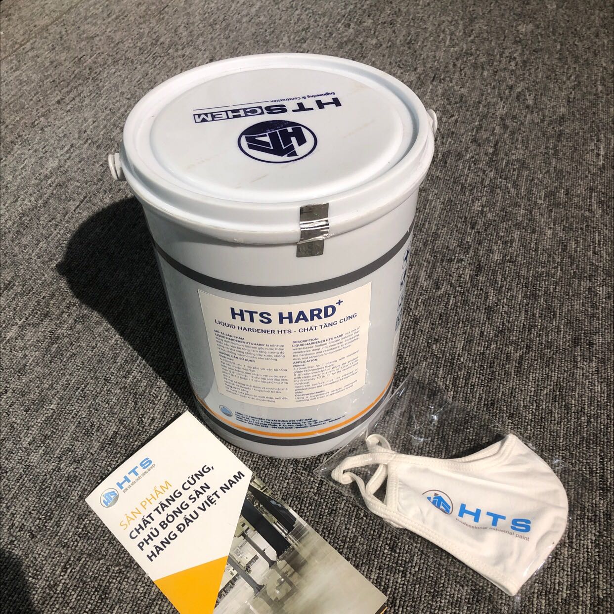 đã nhận được hàng và sử dụng cho sàn nhà xưởng của khách
đóng gói hàng cẩn thận, hàng nguyên vẹn, được tặng khẩu trang nữa, shop gửi kèm tờ rơi và tài liệu kỹ thuật, tiki giao hàng nhanh, anh ship vui tính
hiệu quả thì thợ bên mình thi công xong đánh giá tốt, sàn cứng cáp và chống bụi tốt, có bóng nhẹ