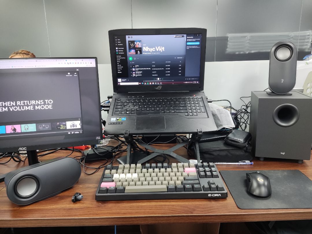 Loa tốt, giao hàng nhanh, shop trả lời tin nhắn nhanh, tiếc chút là mới bóc giấy bóng ra bị sứt tem bảo hành