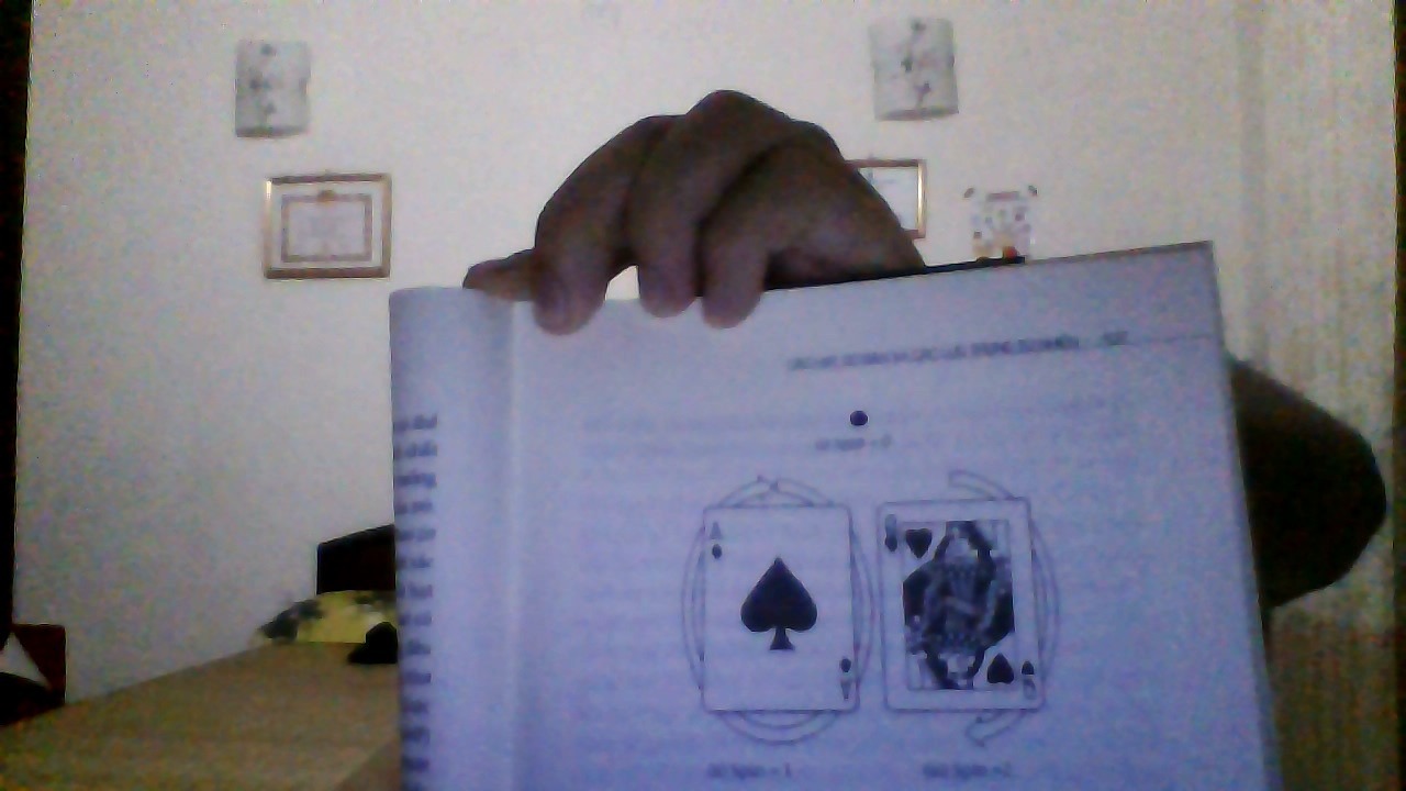 Sách rất hay đọc rất dễ hiểu  lôi cuốn người đọc vào 1 thế giới vũ trụ