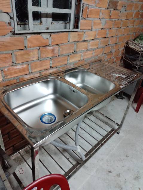 Sản phẩm đẹp, shop nhiệt tình hỗ trợ, giao hàng tận nơi dù bị *** dí quá trời :d. Bồn có chân luôn nên rất tiện.