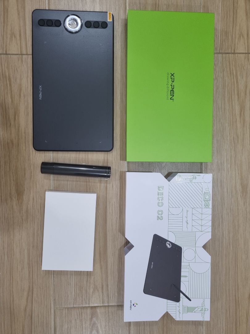 bảng vẽ nhẹ, êm, vẽ mượt. to hơn so với tưởng tượng. Dễ sử dụng